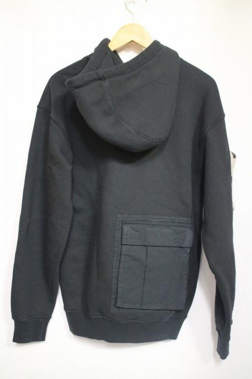 ナイキ×トラヴィススコットのUTILITY PO HOODIE