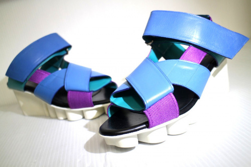 ドメスティックブランドのPLEATS PLEASE