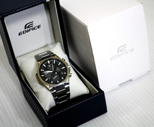 カシオ×エディフィスのハイスペッククロノグラフ