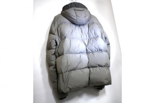 ストーンアイランドのGARMENT DYED CRINKLE REPS NY DOWN