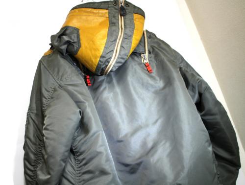 アヴィレックスのREMODEL MA-1 JACKET