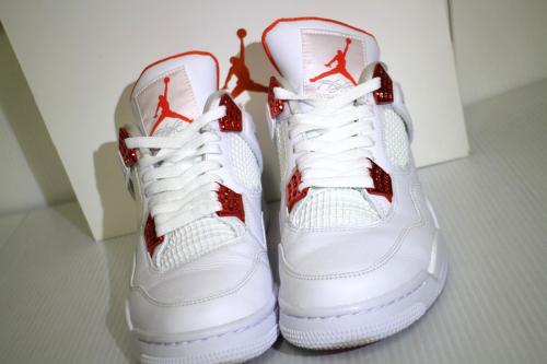 AIR JORDAN 4 RETROのOrange Metallic