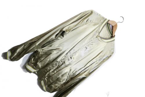 コラボスーベニアジャケットの数量限定アイテム