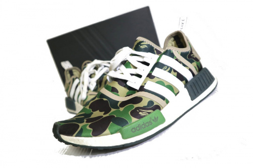 コラボ・別注アイテムのadidas×A BATHING APE