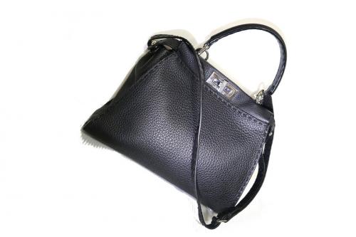 フェンディのPEEKABOO/ピーカブー