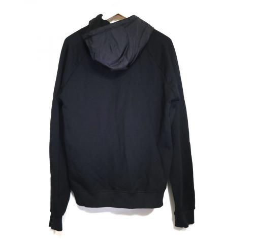 プラダのジャージ×ナイロンフードパーカー