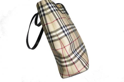 バーバリーロンドンのPVCトートバッグ