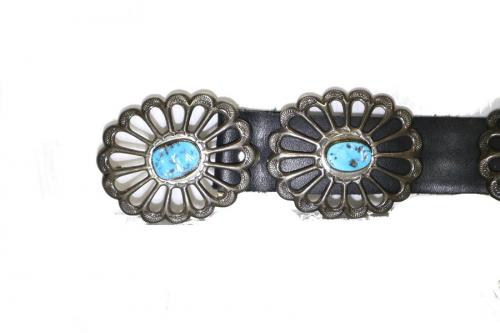 ナバホゾクのターコイズコンチョベルト