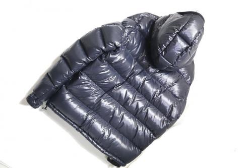 モンクレールのBLIER