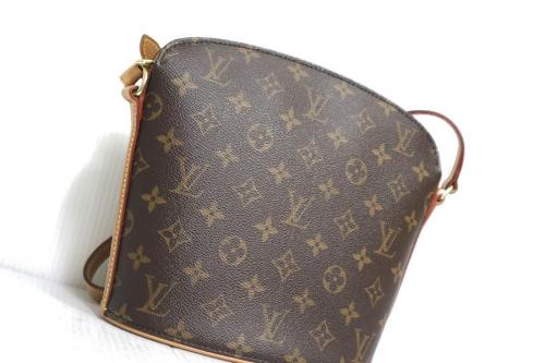 LOUIS VUITTON 　のルイ ヴィトン　