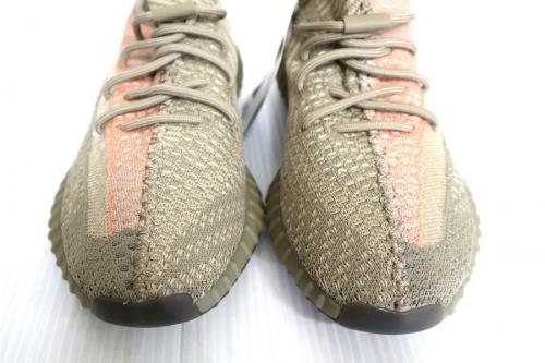 YEEZY BOOST350V2のイージーブースト