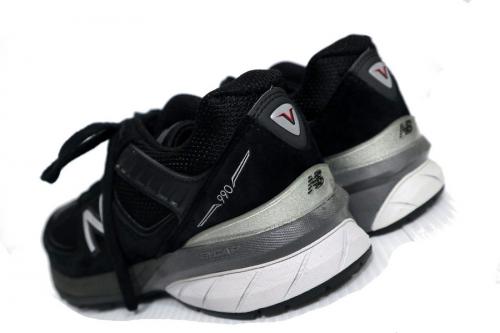 ニューバランスのM990