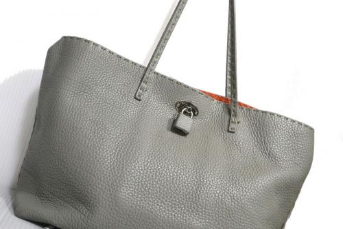 フェンディのレザートートバッグ