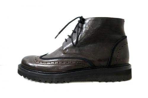 ディオール オムのメダリオンブーツ