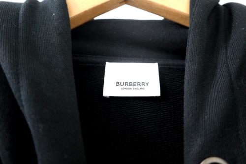 プルオーバーパーカー