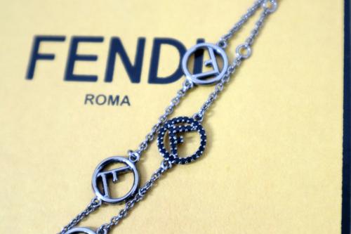 フェンディのエフイズフェンディブレスレット