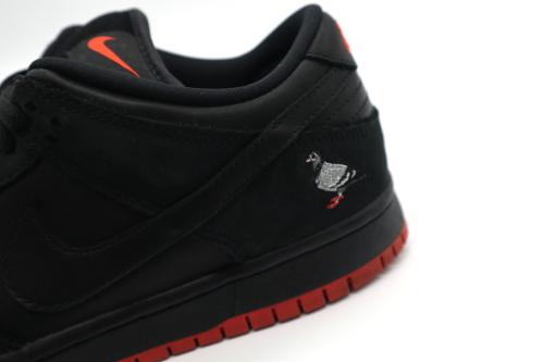 ナイキエスビーのSB DUNK LOW TRD QS