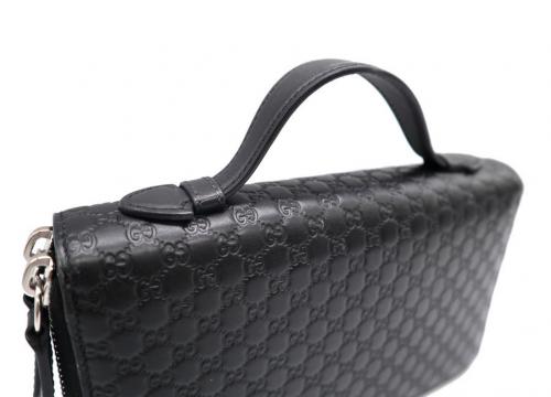 グッチのオーガナイザーウォレット