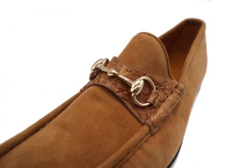 グッチのホースビットスエードローファー