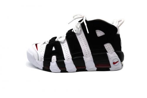 ナイキのAIR MORE UP TEMPO