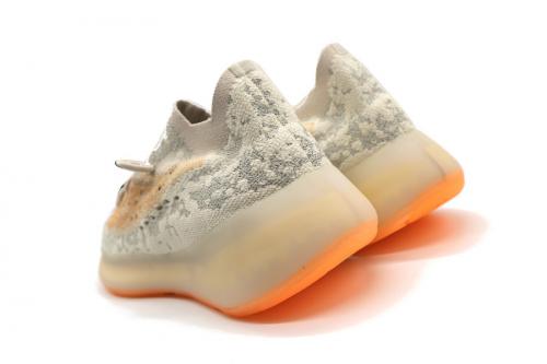 アディダスのYEEZY BOOST 380