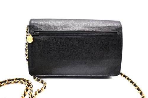 シャネルのココマークチェーンウォレット