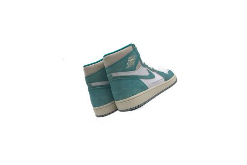 ナイキのAIR JORDAN 1 RETRO HIGH OG