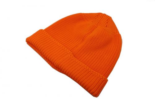 ストーンアイランドのニットキャップ