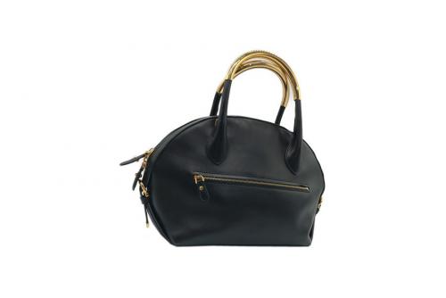 サルヴァトーレ フェラガモの2WAYメタルハンドルバッグ