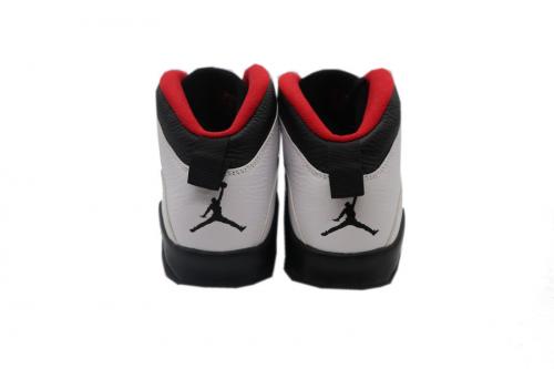 ナイキのAIR JORDAN 10 RETRO