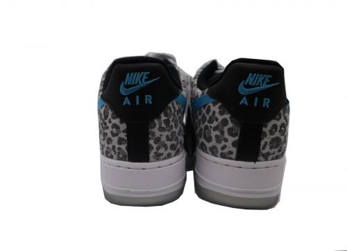 ナイキのAIR FORCE 1 LOW PURE PLATINUM