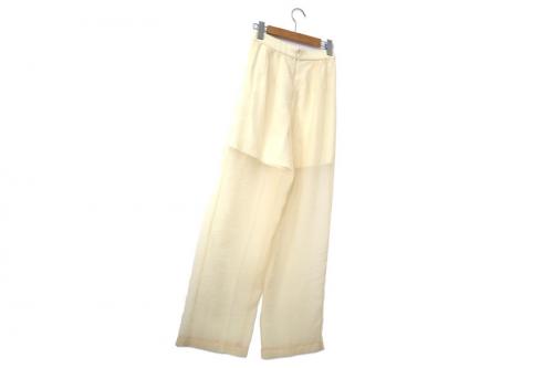 クラネのストレートシアーパンツ