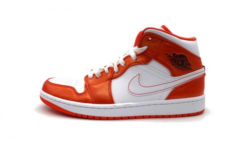 ナイキのAIR JORDAN 1 MID SE