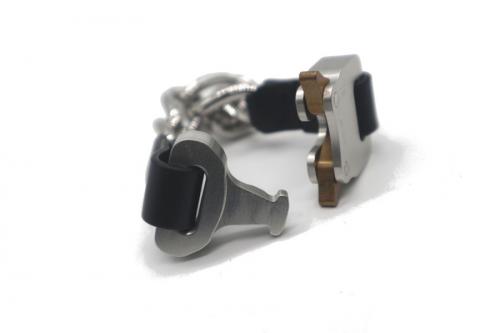 CHAIN BRACELET WのLEATHER DETAILS