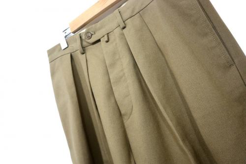 HOPSACK WIDEのタックパンツ