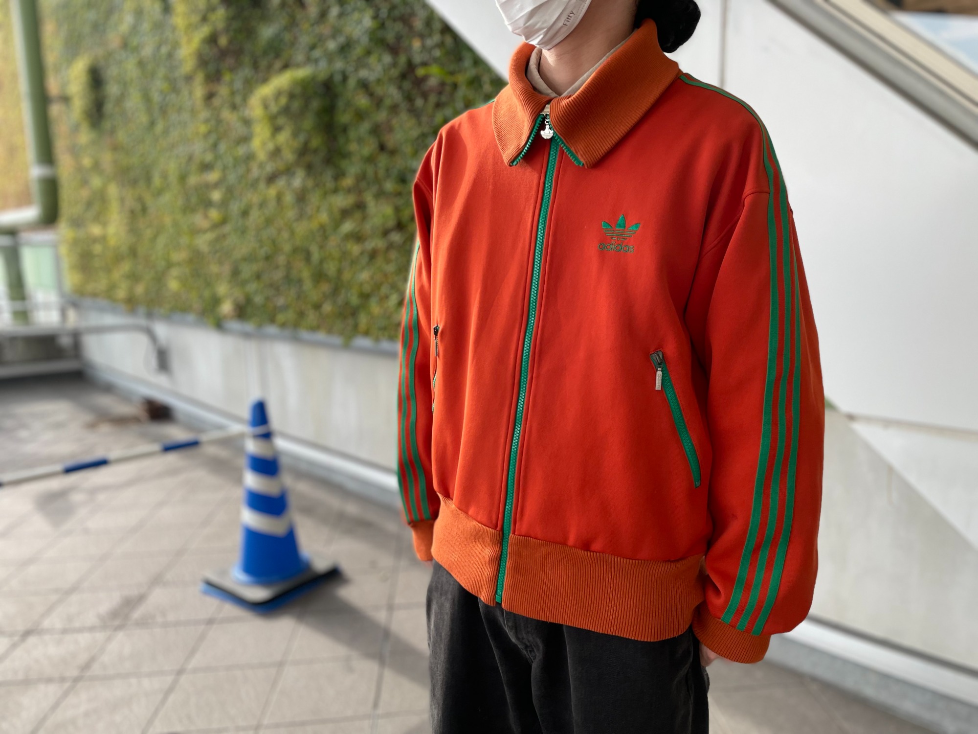 adidas/アディダス】よりデサント社製トラックジャケットが買取入荷