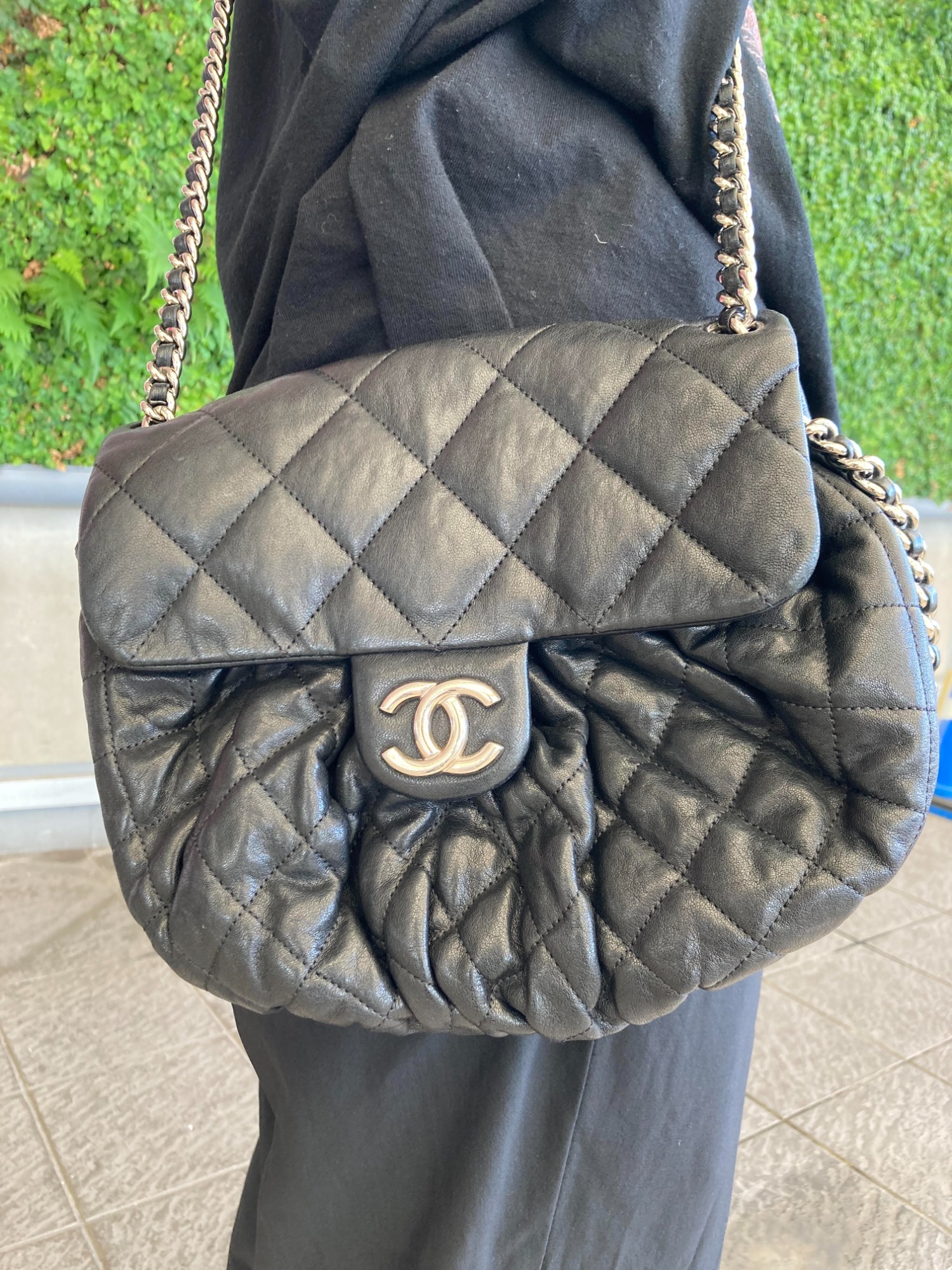 大人気CHANELからチェーンアラウンドマトラッセショルダーバッグ