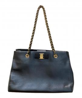 「ラグジュアリーブランドのSalvatore Ferragamo 」