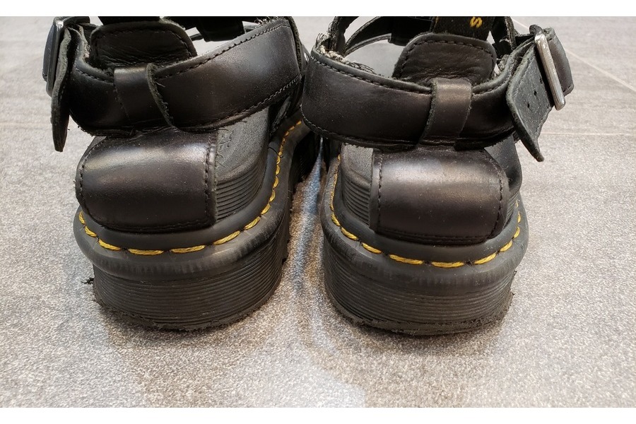 Dr.Martens/ドクターマーチン】レザーストラップサンダル TERRY