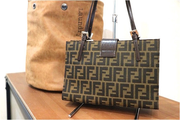 FENDI/フェンディ】のズッカ柄トートバッグが入荷致しました。〈古着 