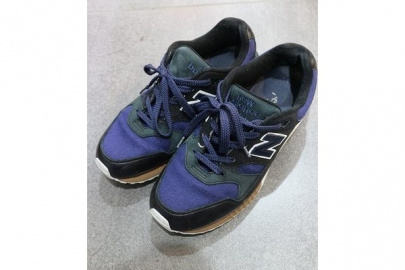 「スニーカーのNEW BALANCE 」