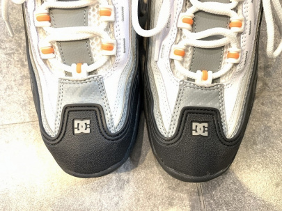 「スニーカーのDC SHOES 」