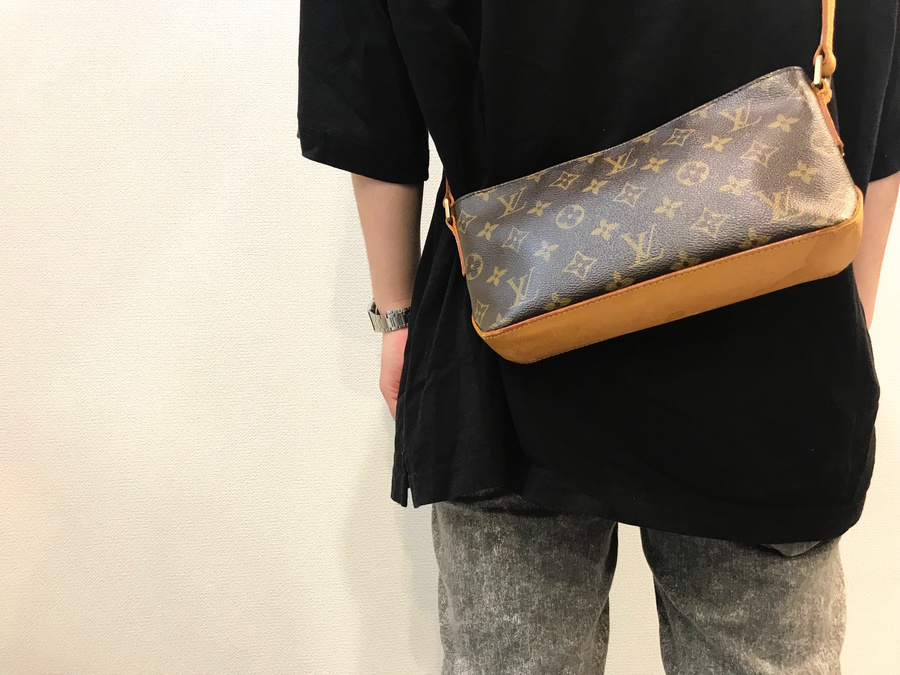 LOUIS VUITTON/ルイヴィトン】 ショルダーポーチ M51240