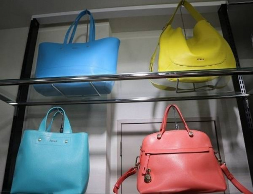 FURLAのショルダーバッグ