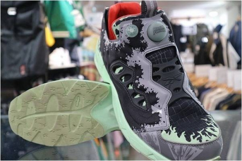 買取入荷のスニーカー