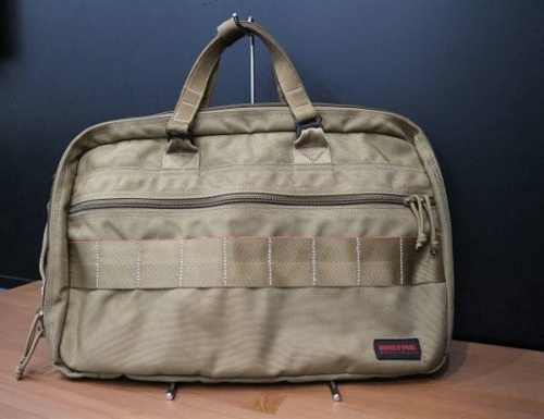 コラボ・別注アイテムのBRIEFING