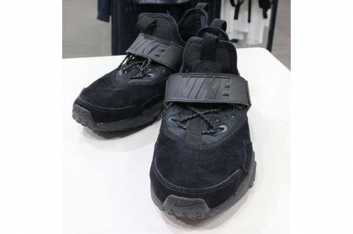 買取入荷のNIKE