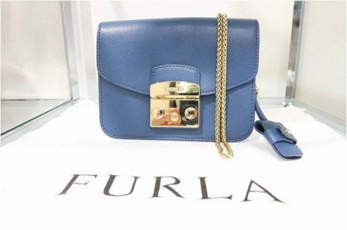 買取入荷のFURLA