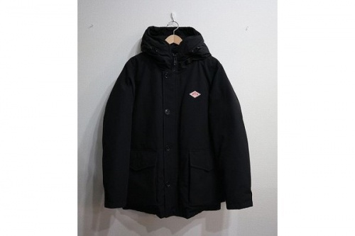 アウトドアブランドのダウンジャケット