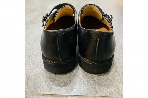 レザーシューズのドレスカジュアル